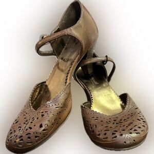 Vintage Short brown heal